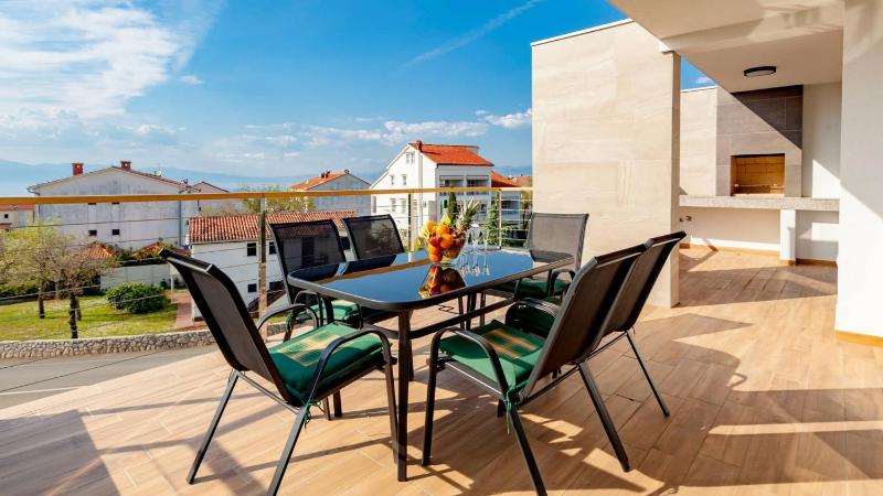 Apartments with a parking space Malinska Krk - 21768 - image 4