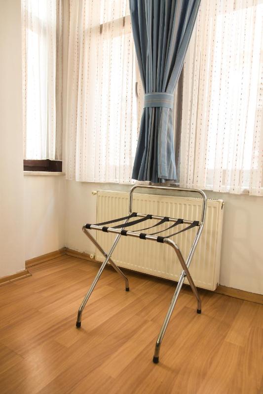 Twin Room with Sofa Bed image 3