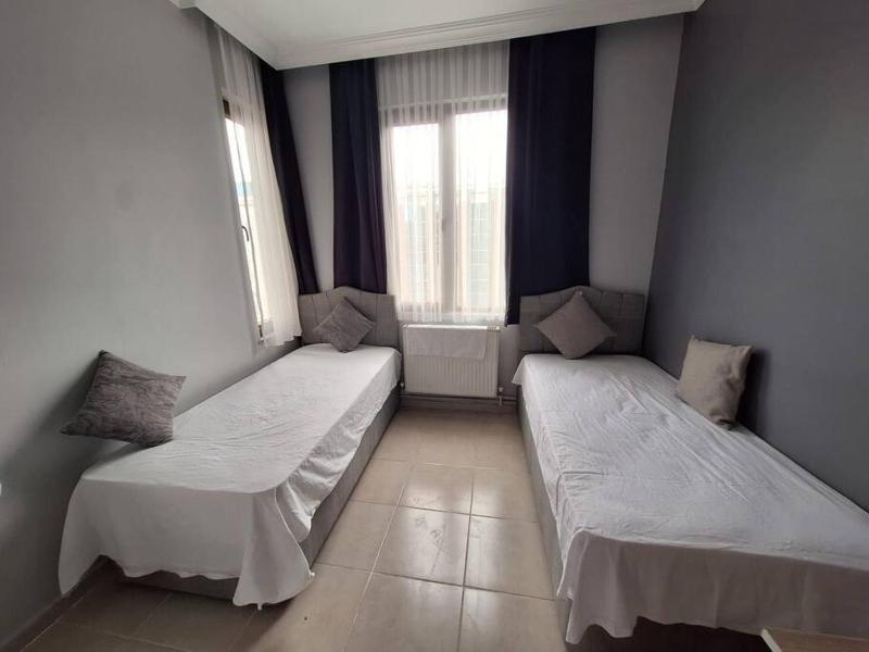 One-Bedroom Apartment image 3