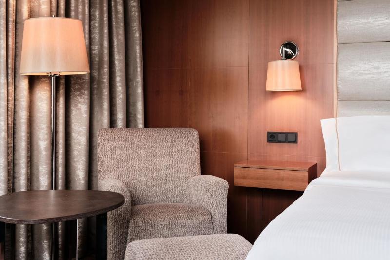 Executive, Guest room, 2 Twin/Single Bed(s), City view image 4