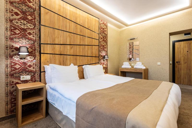 Junior Suite with Balcony image 1