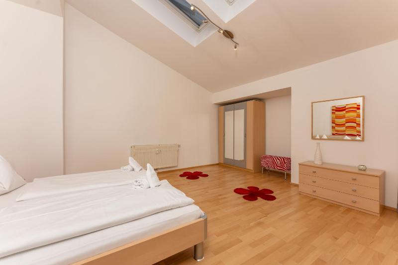 One-Bedroom Apartment image 4