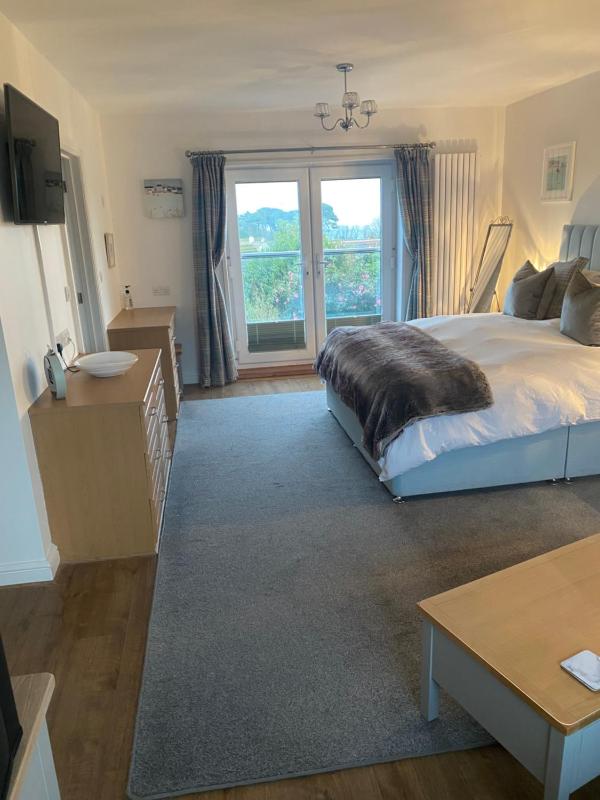 Deluxe Double Room with Sea View image 1