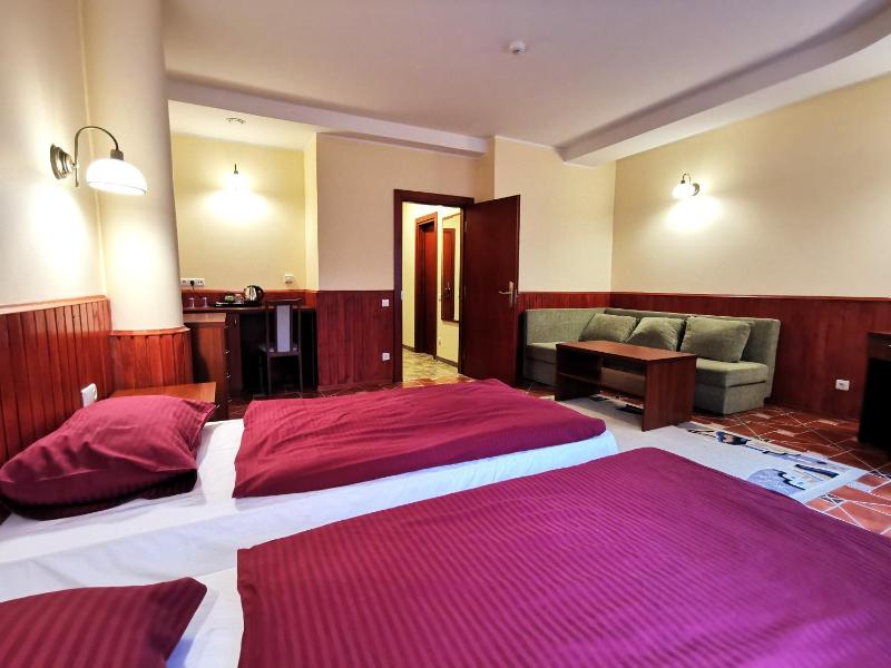Economy Double or Twin Room image 2