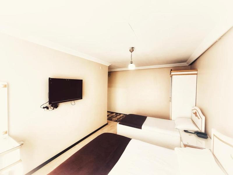 Standard Triple Room image 2