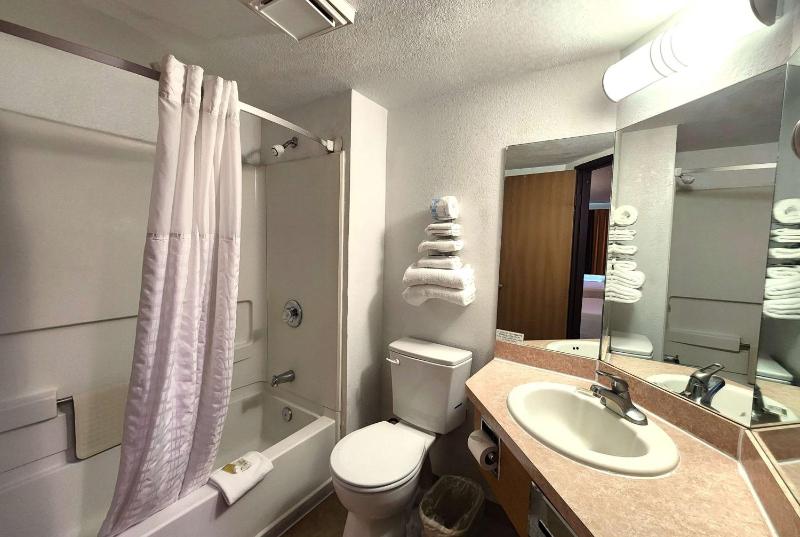 Super 8 by Wyndham Austin North/University Area - image 5