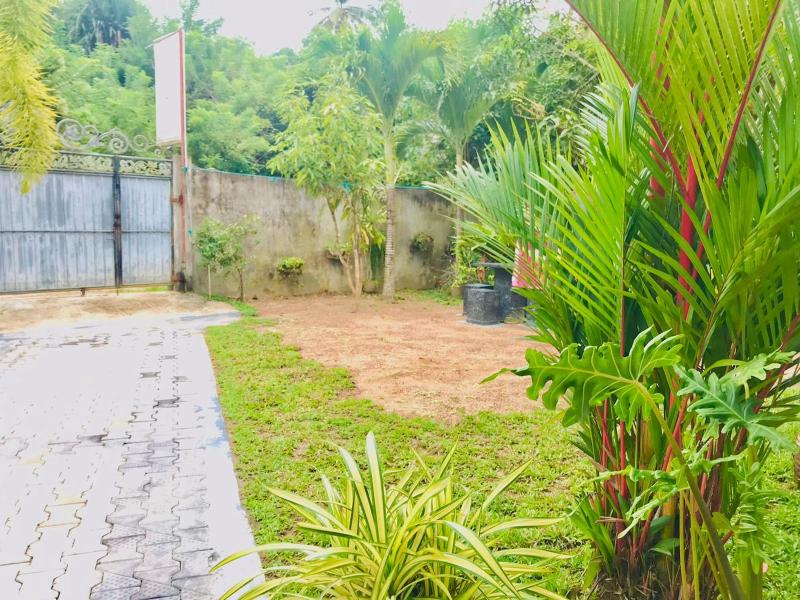Family Villa Mirissa - image 2
