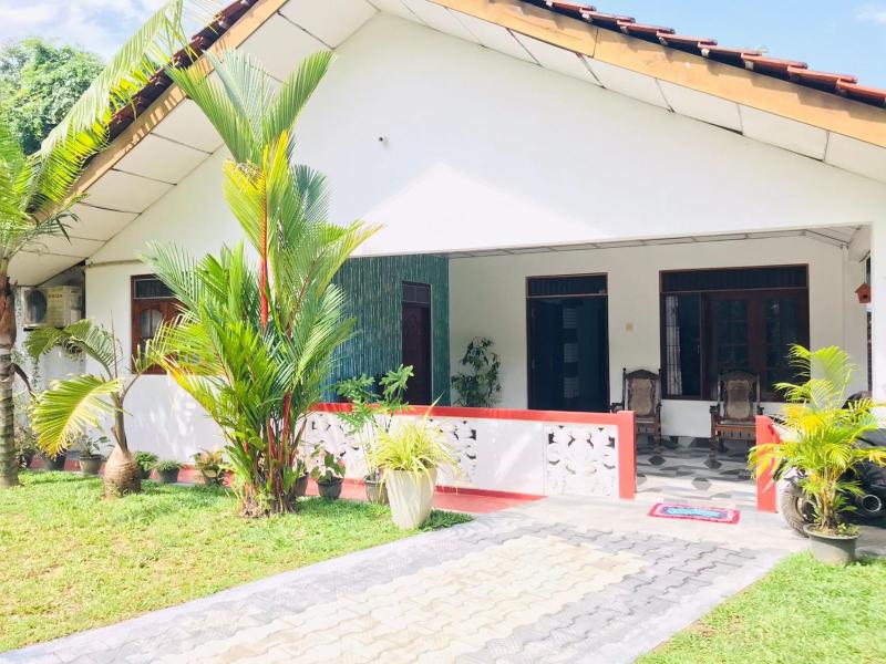 Family Villa Mirissa - image 9