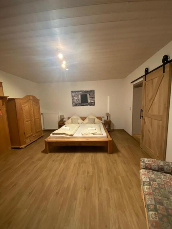 One-Bedroom Apartment image 3