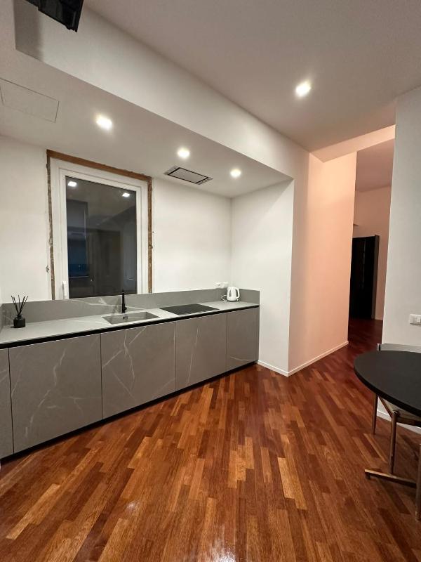 Whouse suite apartament indipendenza - image 16