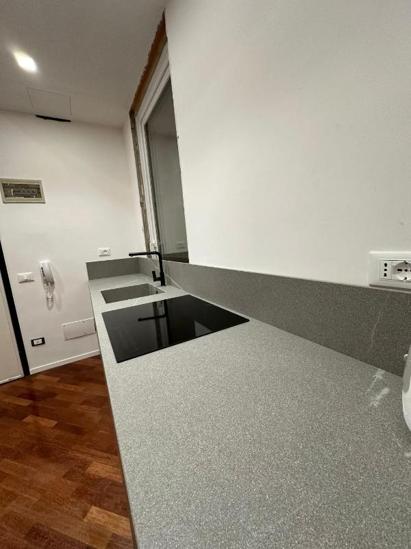 Whouse suite apartament indipendenza - image 10