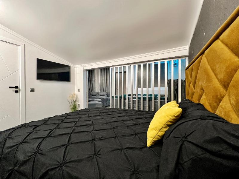 Luxor - Private Jacuzzi Boulevard Suites - image 5
