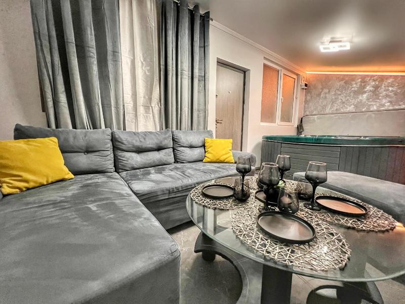 Luxor - Private Jacuzzi Boulevard Suites - image 17