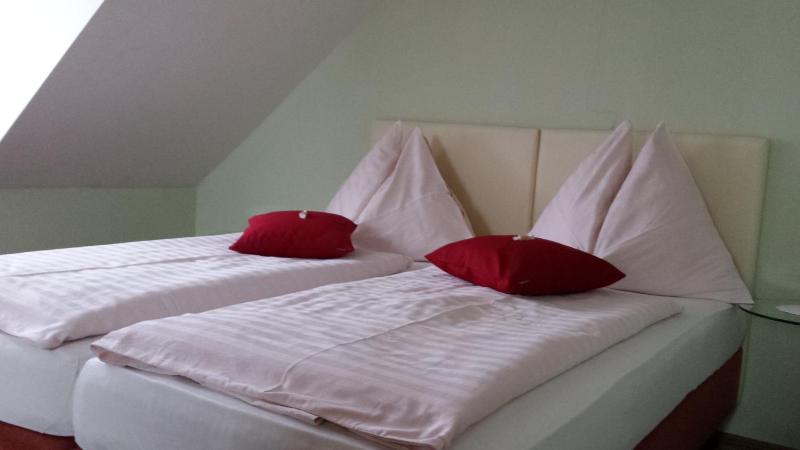 Standard Double Room image 2