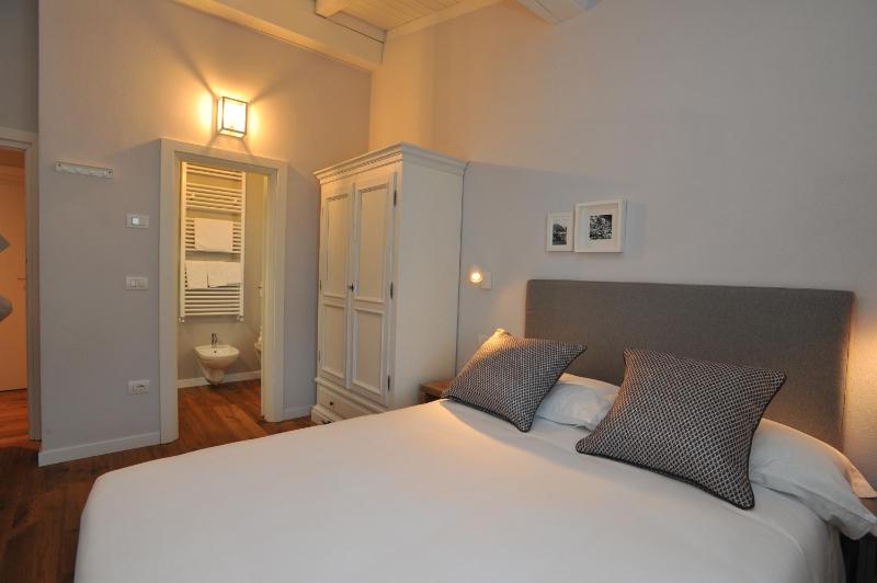 Economy Quadruple Room image 2