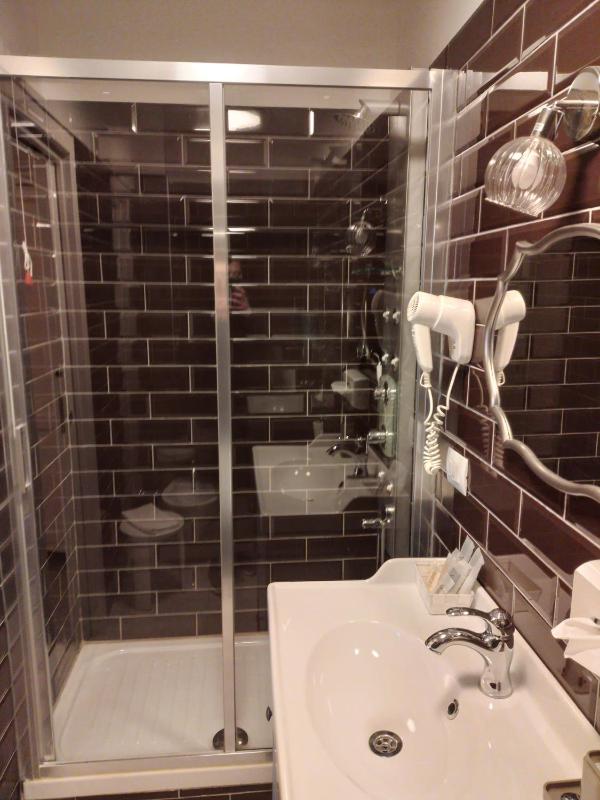 Double Room with City View image 2