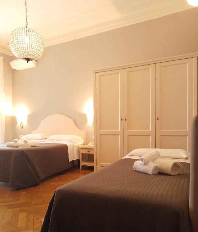 Superior Triple Room image 4