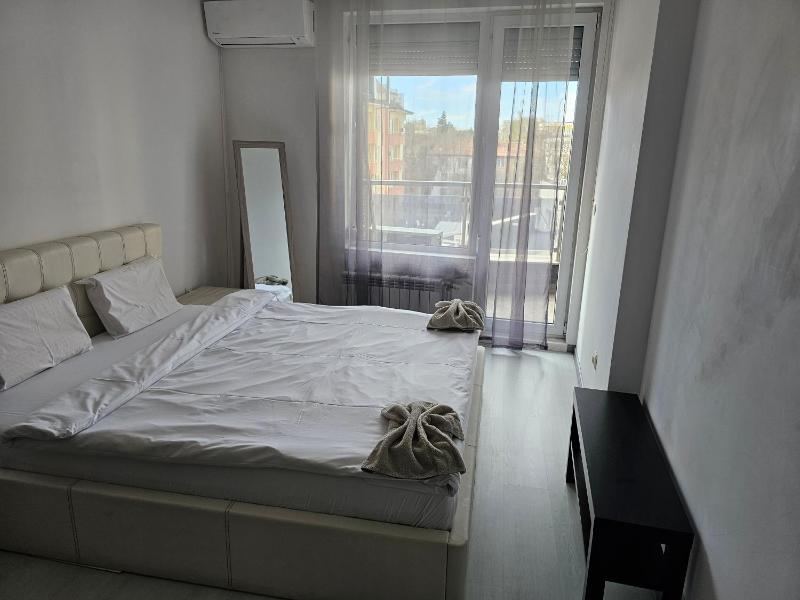 One-Bedroom Apartment with Balcony image 4