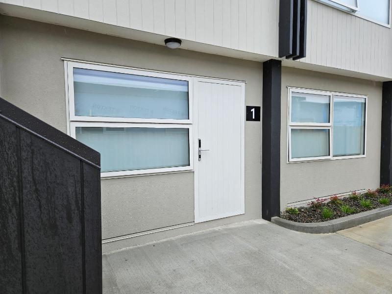 Redwood Apartments Unit 1 - image 5