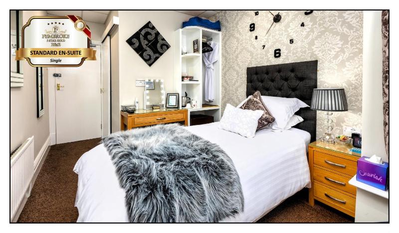 Standard Single Room image 3