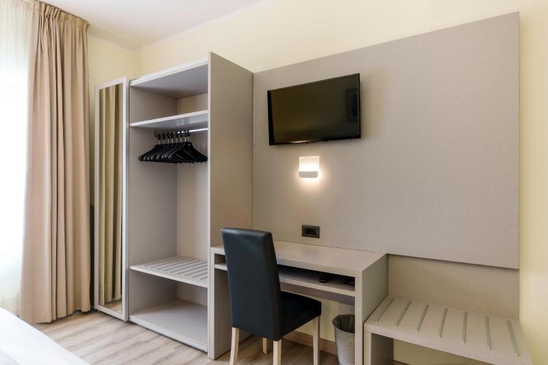 Hotel Aurora - image 2