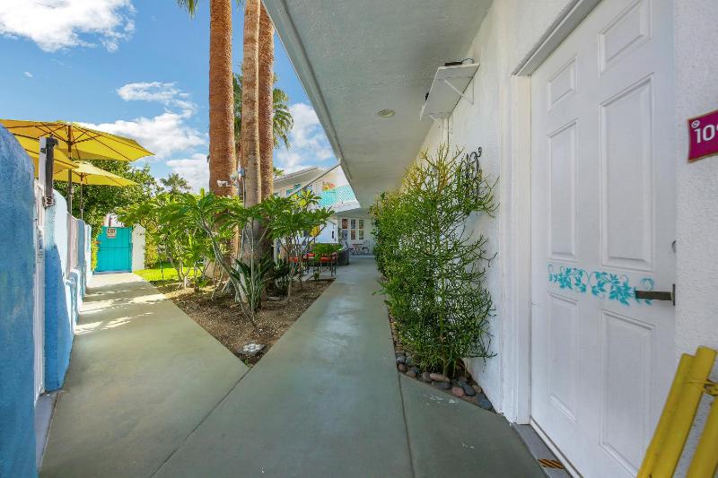 Inn at Palm Springs - image 8