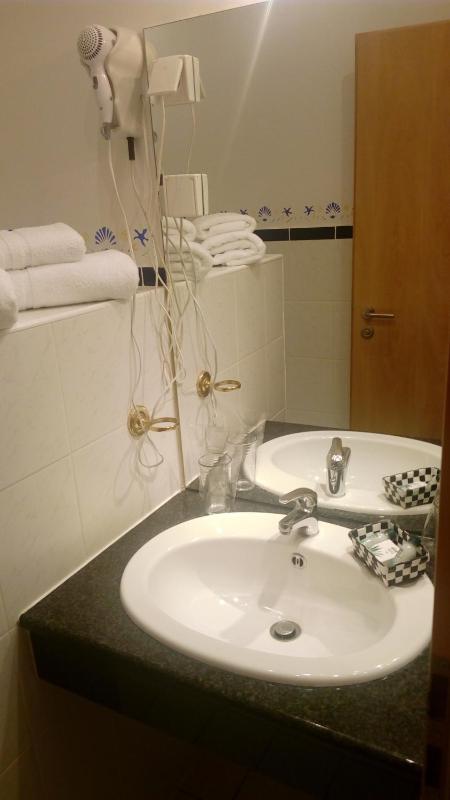 Single Room image 2