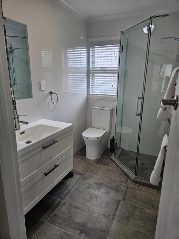 Redwood Apartments - image 13