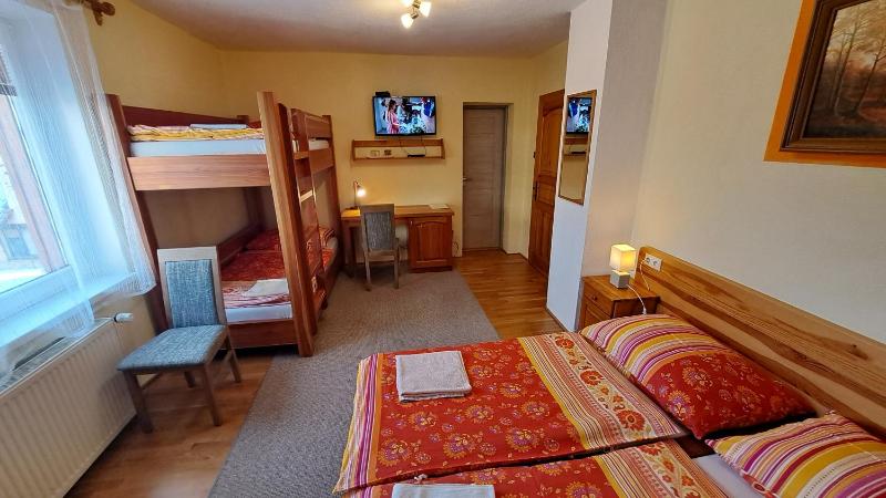 Quadruple Room image 2