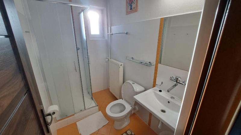 Family Room with Shower image 2