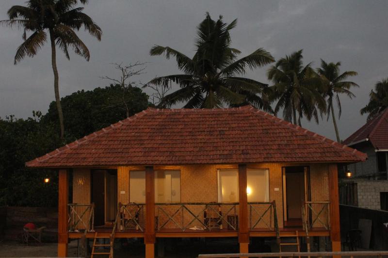 Marari Sunset Beach Villa - image 20
