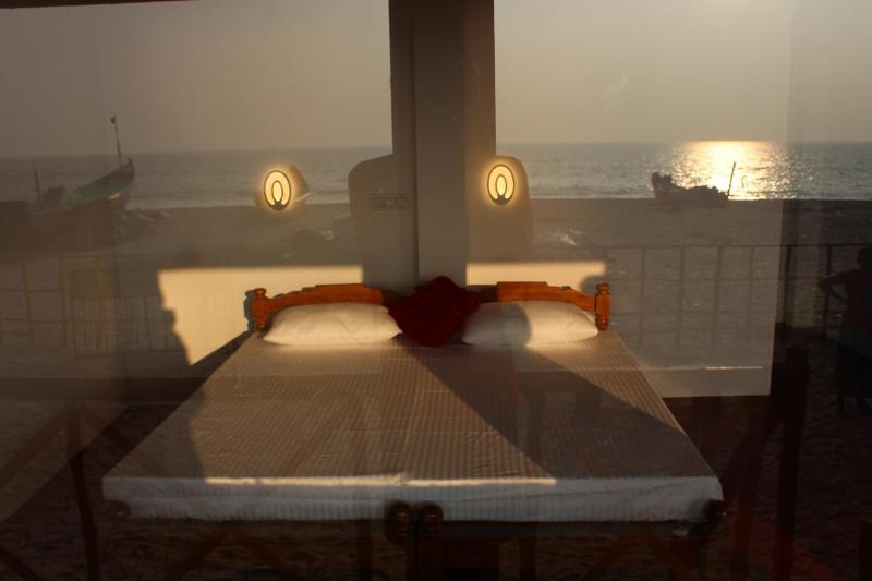 Marari Sunset Beach Villa - image 21