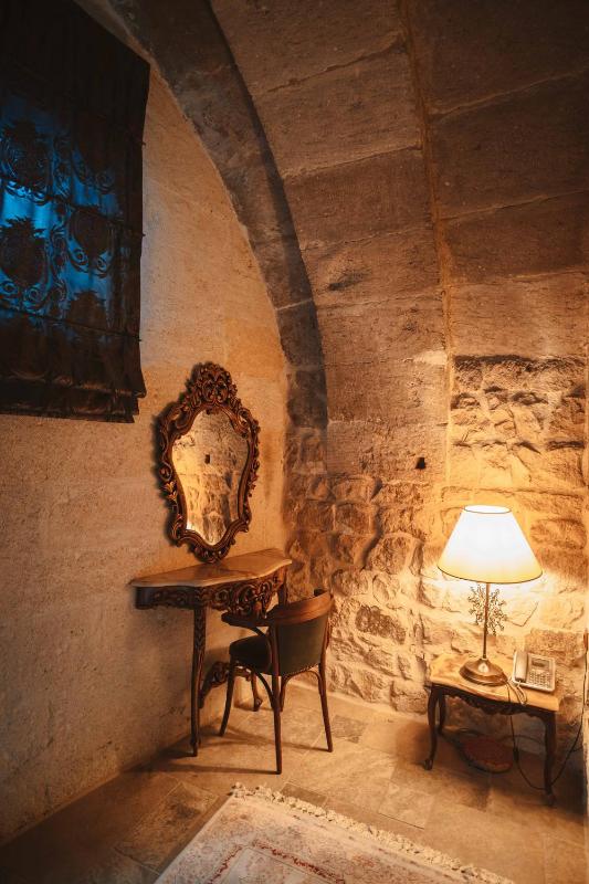 Queen Suite image 2