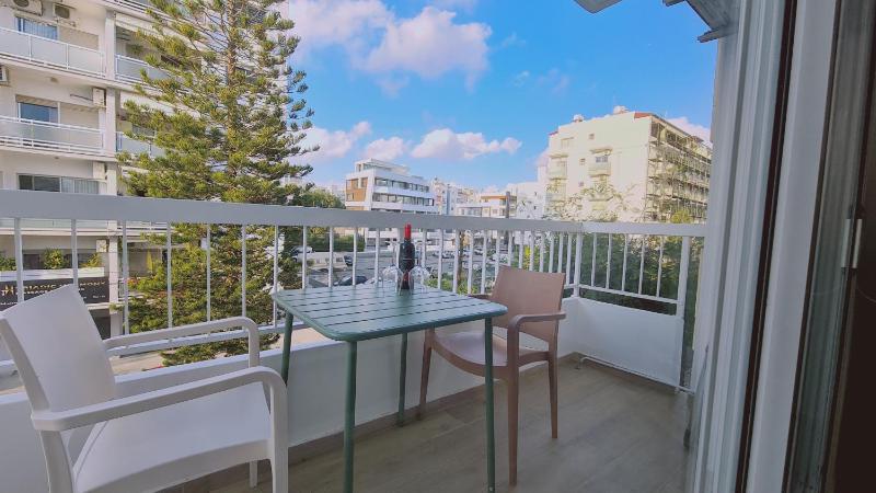 STAY Sunlit Apartment - image 2