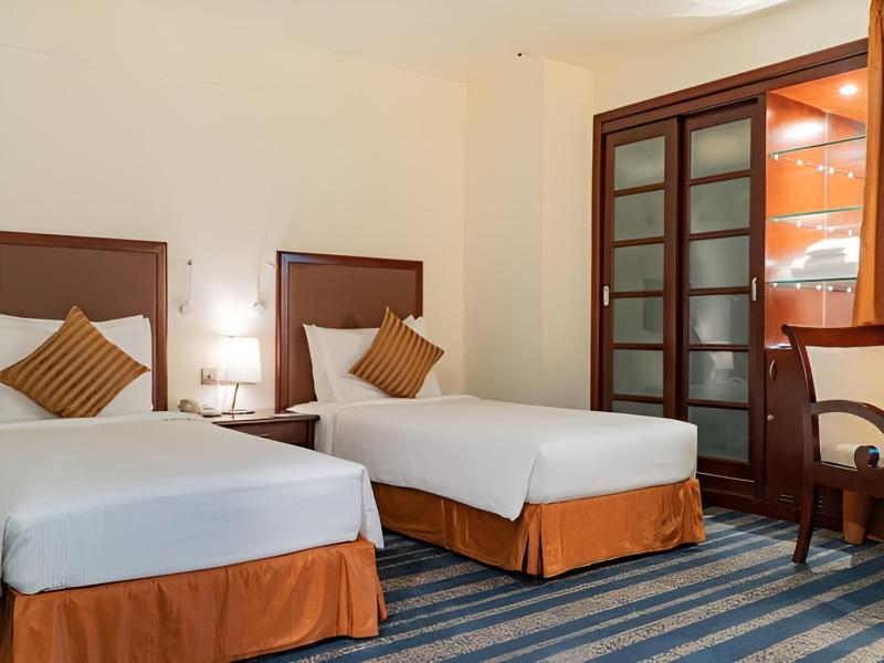 Standard Twin Room image 1