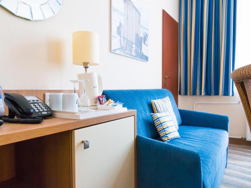 Premium Double Room image 4