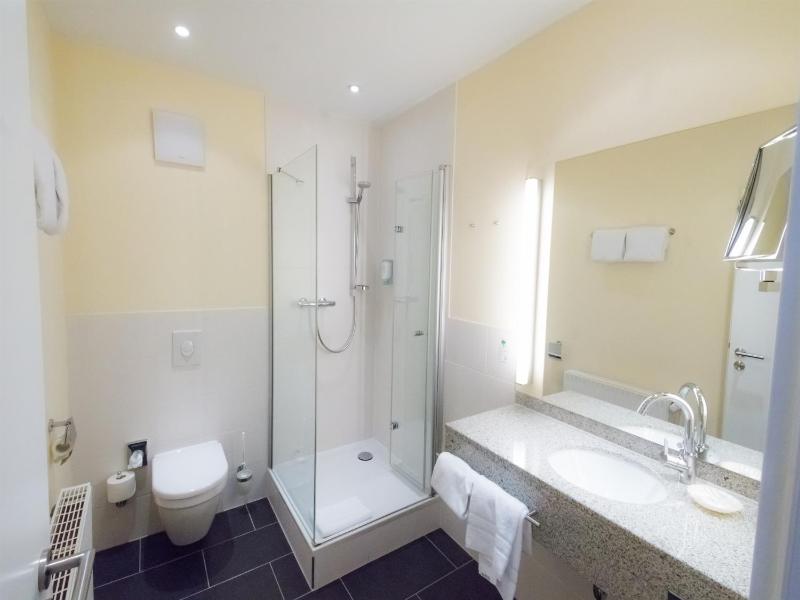 Premium Double Room image 3