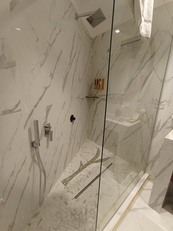 Executive Suite image 3