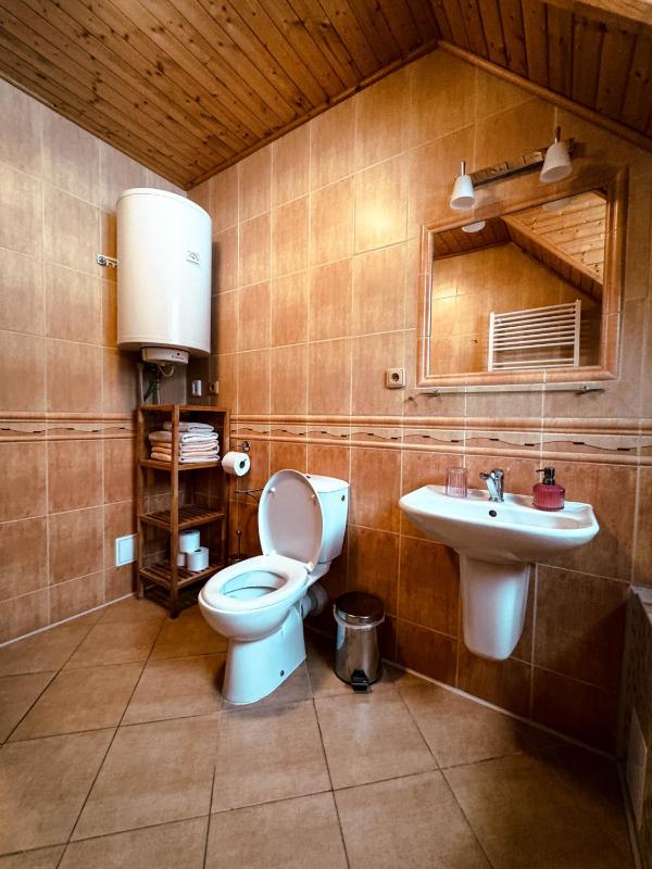 Apartment (6 Adults) image 3