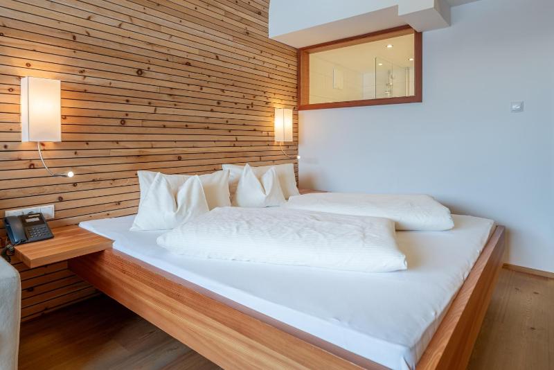 Superior Double Room image 4