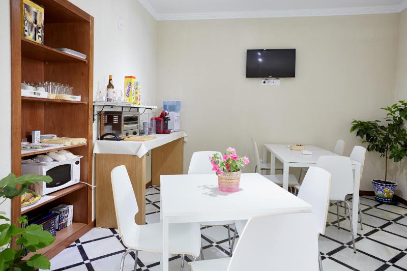 Hostal Campo Nuevo - image 12