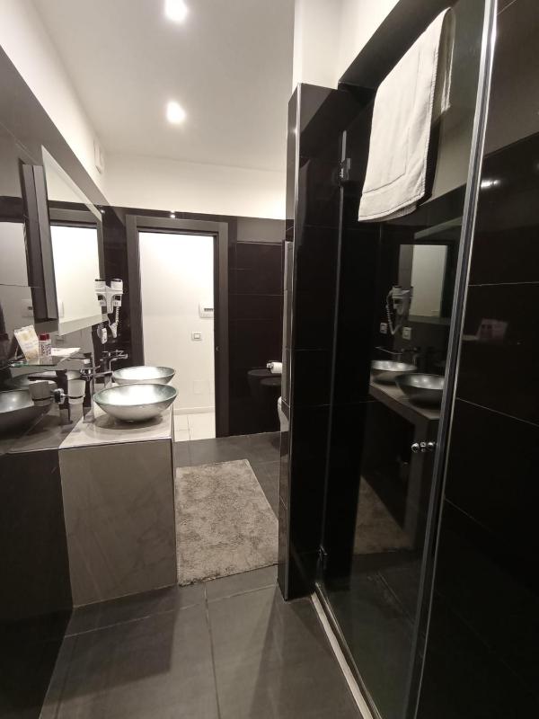 Superior King Room image 2