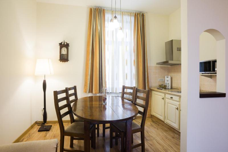 One-Bedroom Suite image 4