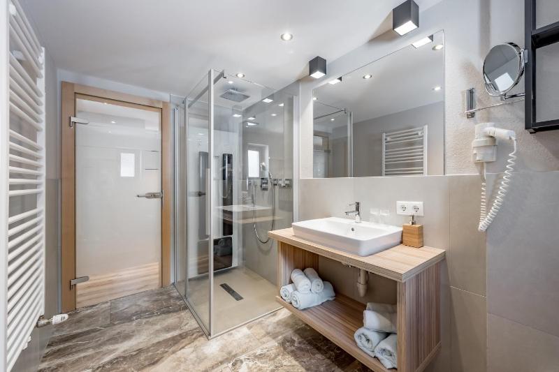 One-Bedroom Apartment image 2