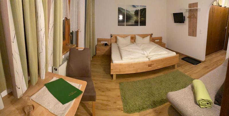 Double Room image 2