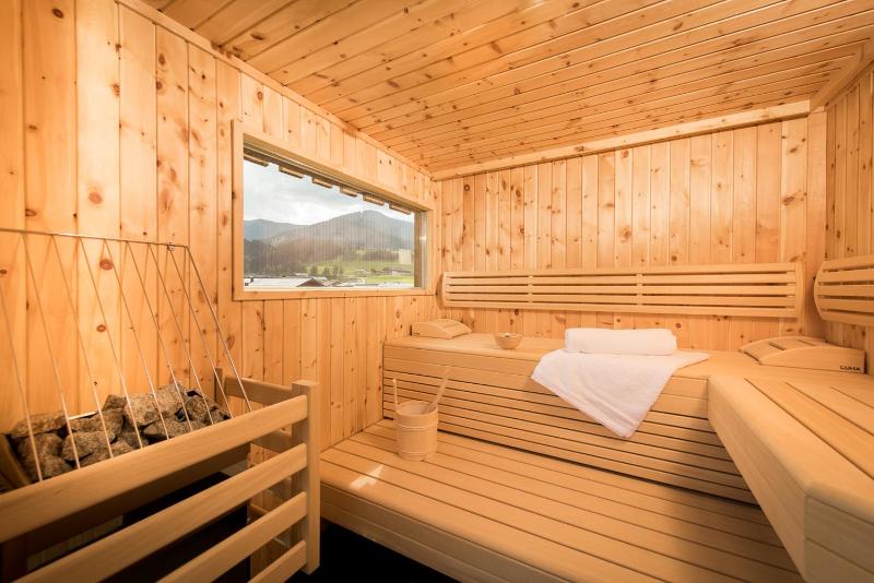 Suite with Sauna image 4