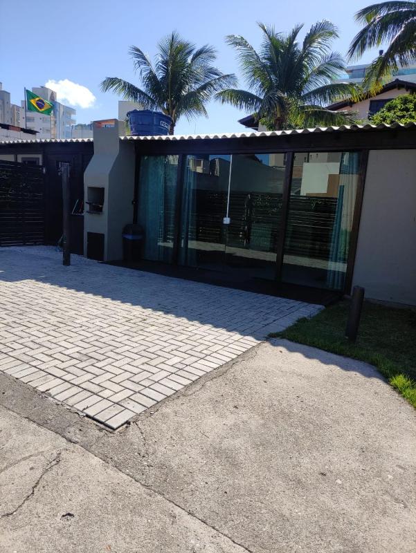 Casas Bravo Images