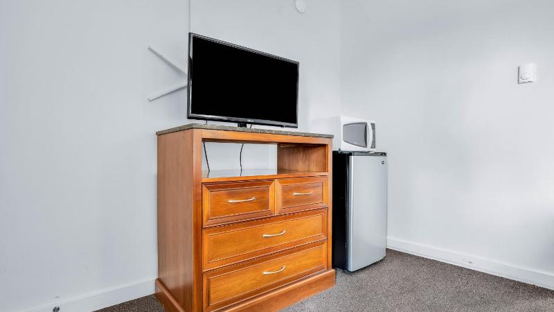 Viking Motel - image 48