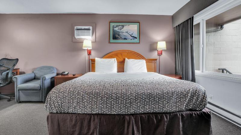 Viking Motel - image 36