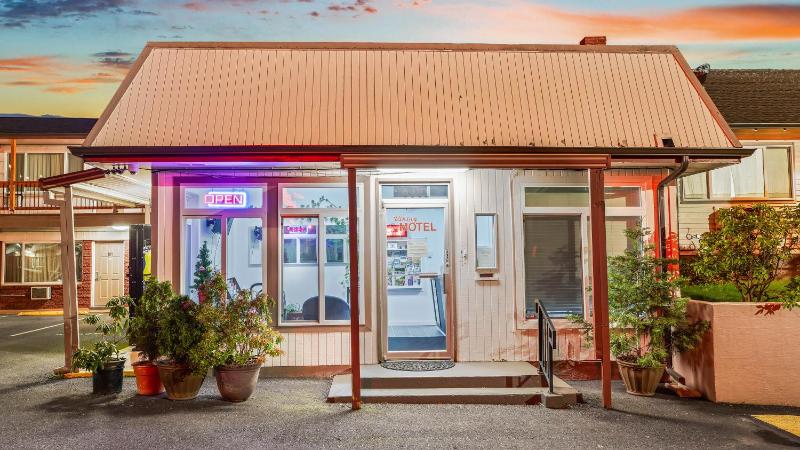 Viking Motel - image 21